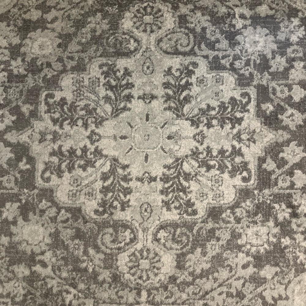 Elegant Gray Floral area rug